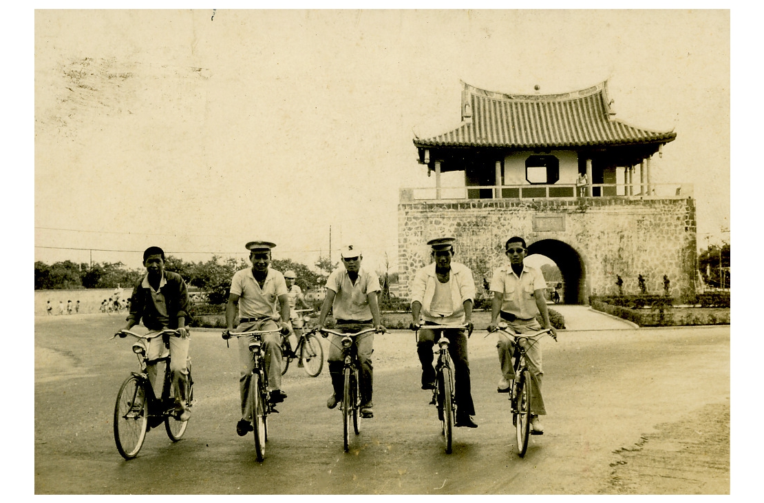 南門(啟文門)