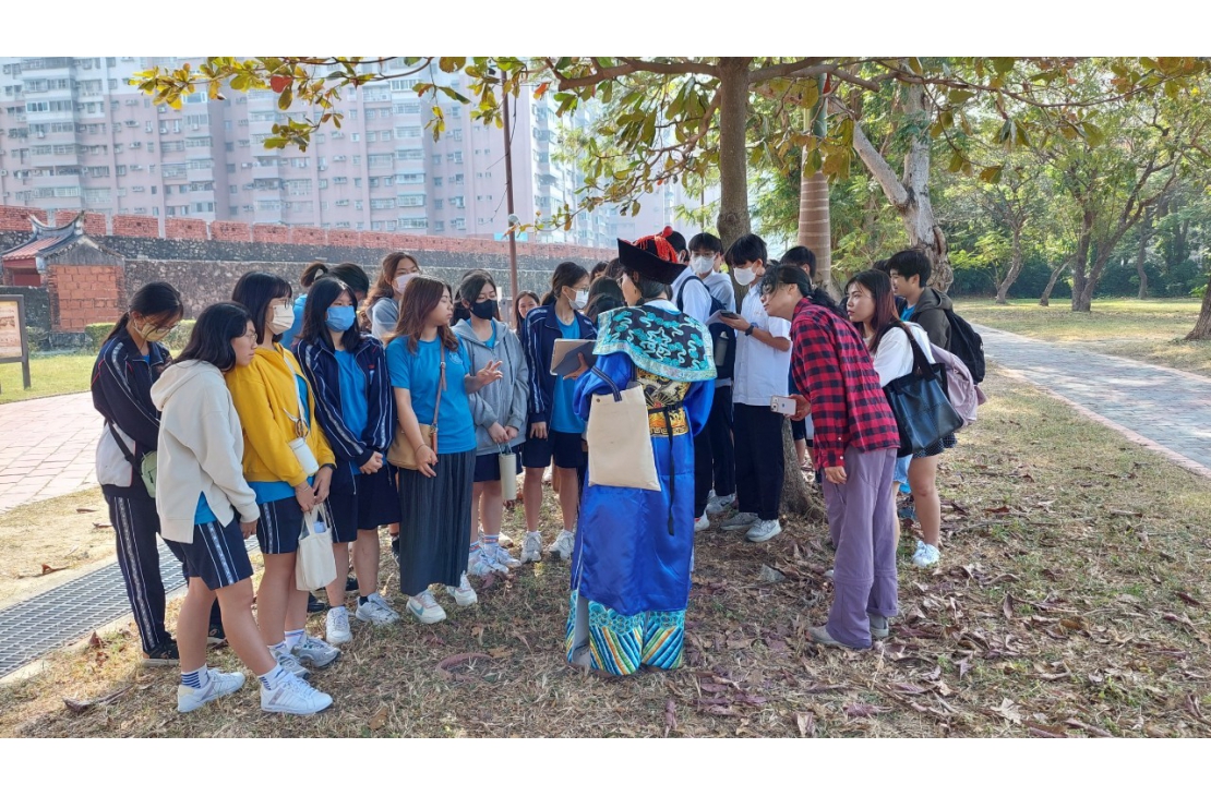 LINE_ALBUM_2023121楠梓高中（東門+見城館）導覽_231207_75