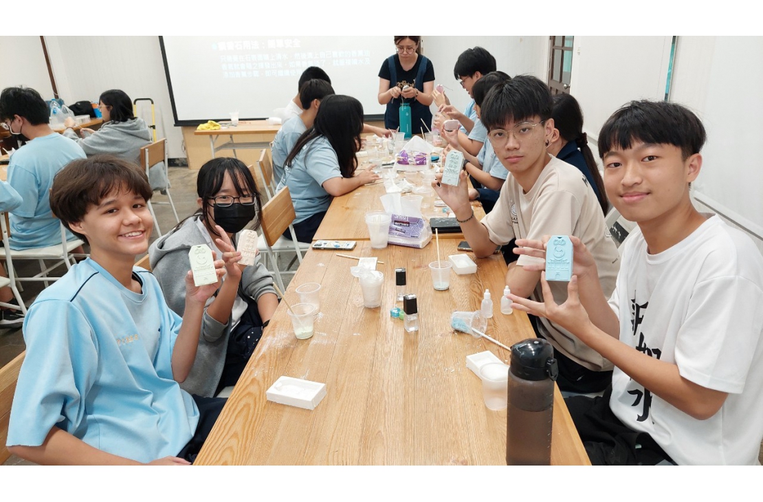 LINE_ALBUM_20231213新莊高中（擴香石DIY）_231225_18