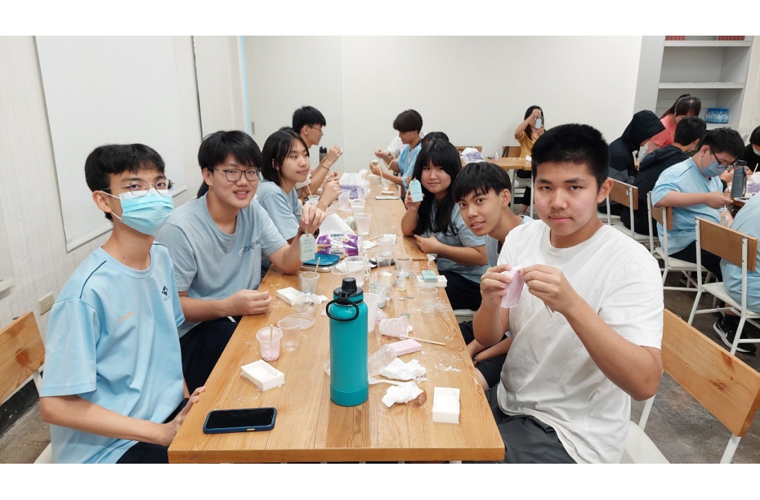 LINE_ALBUM_20231213新莊高中（擴香石DIY）_231225_13