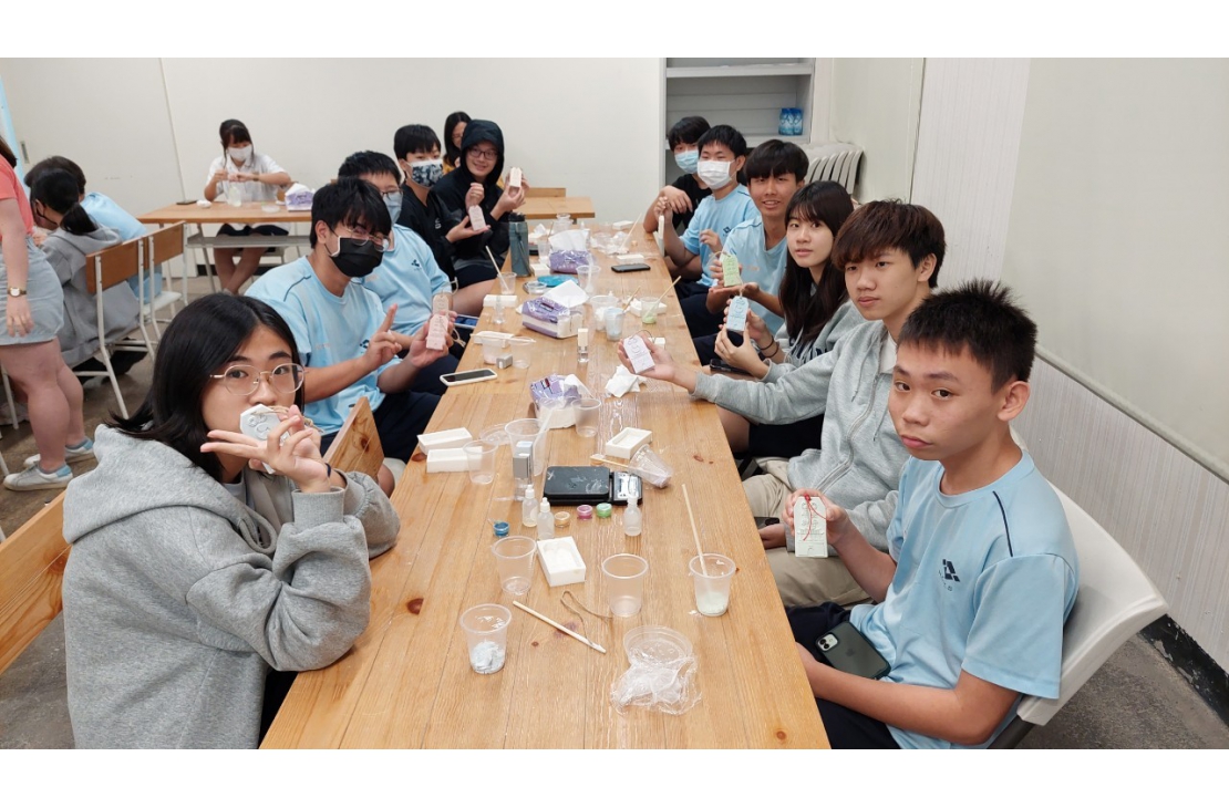 LINE_ALBUM_20231213新莊高中（擴香石DIY）_231225_12